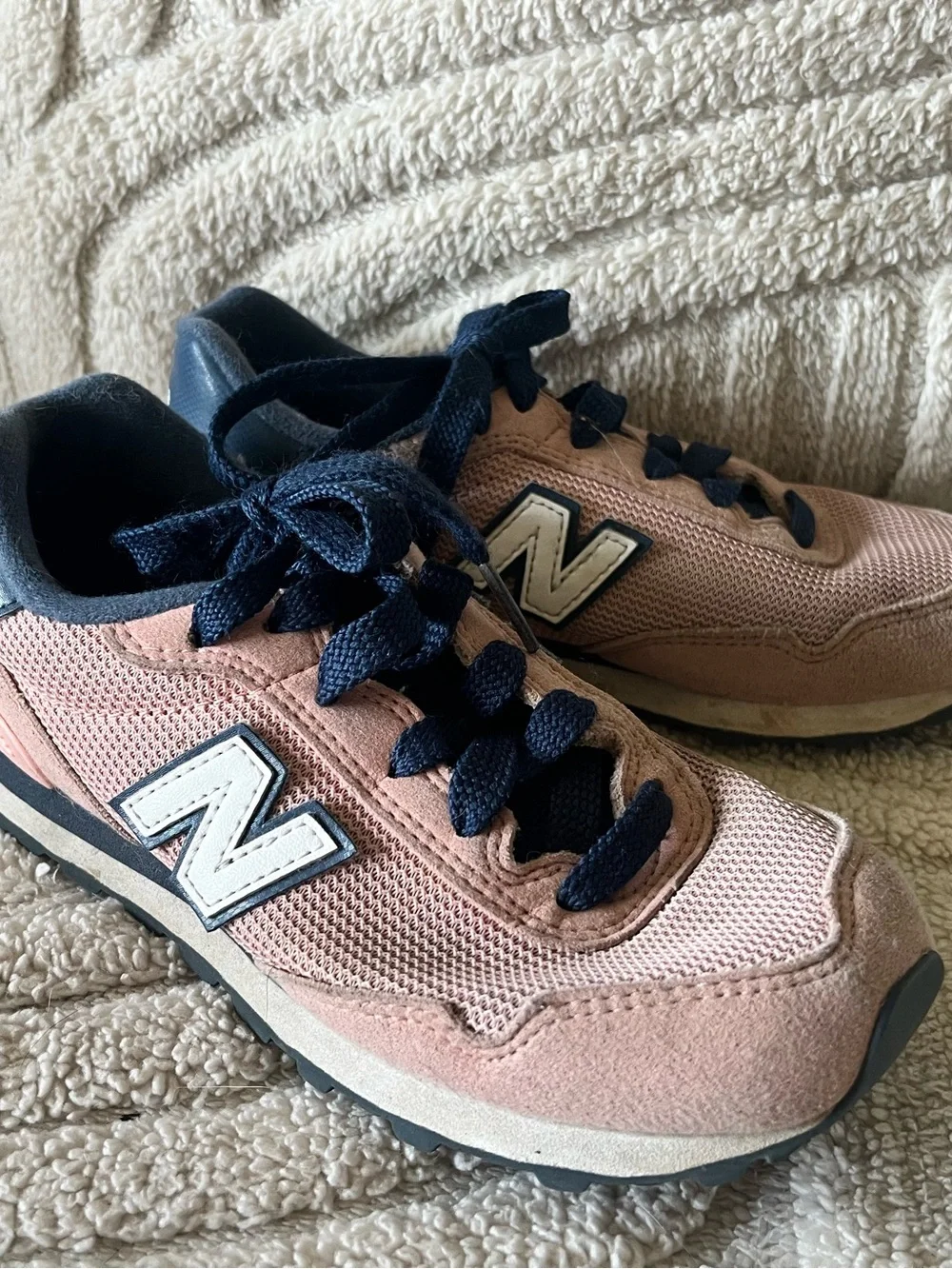 New Balance Kids Dusty Pink and Navy Lace-Up Sneakers size 1